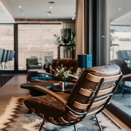 The Matthew - Copper 4*