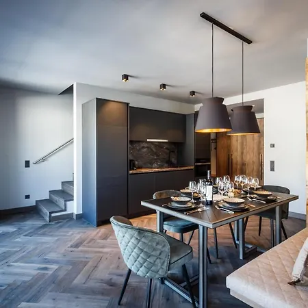 The Matthew - Copper 4* Wagrain