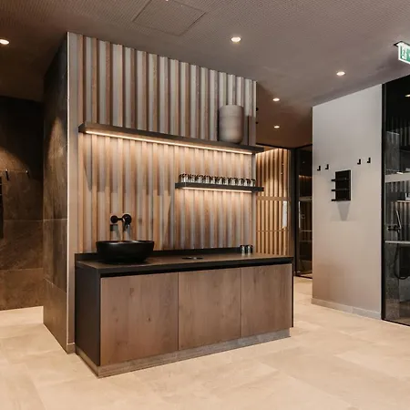 The Matthew - Copper 4* Wagrain