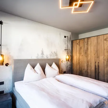 The Matthew - Copper 4*